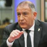 El Diputado Nacional Luis Juez estuvo ausente a la hora de votar las dos leyes: primero estaba dando una entrevista radial y después otra por televisión