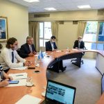 Limitar la nocturnidad y transporte solo para esenciales: las medidas que acordó el presidente con gobernadores