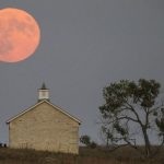 Cómo y cuándo ver la Superluna rosa de abril
