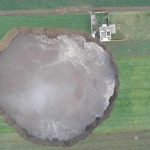 En Puebla, no deja de crecer un enorme agujero que se traga la tierra sin que se encuentre explicación