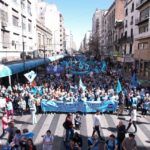 Alto acatamiento al paro y masiva marcha por salarios, jubilaciones y condiciones laborales
