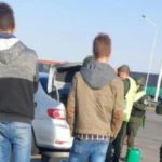 Ocultaban más de 100 mil dólares sin documentación legal en el auto