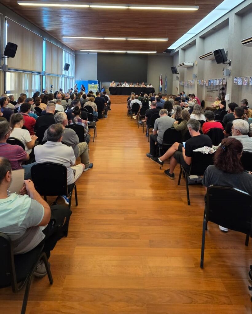 Asamblea16demarzoeditada1-820x1024