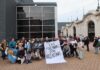 «Las Malvinas son argentinas»: Veteranos recrearon la bandera del Mundial en la 138° Exposición Rural