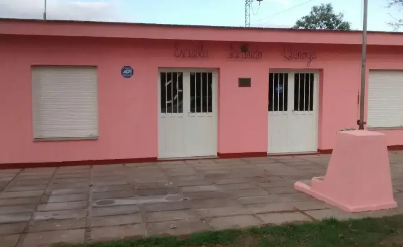 Escuela Facundo Quiroga del paraje La Quemada, ubicada a 15 km al norte de Tránsito.